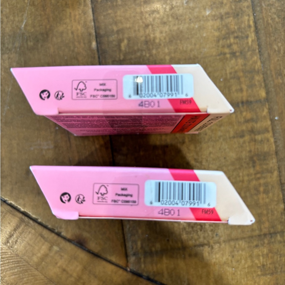 Brand New Unopened Benefit Industrial Strength Concealer - Picture 4 of 5